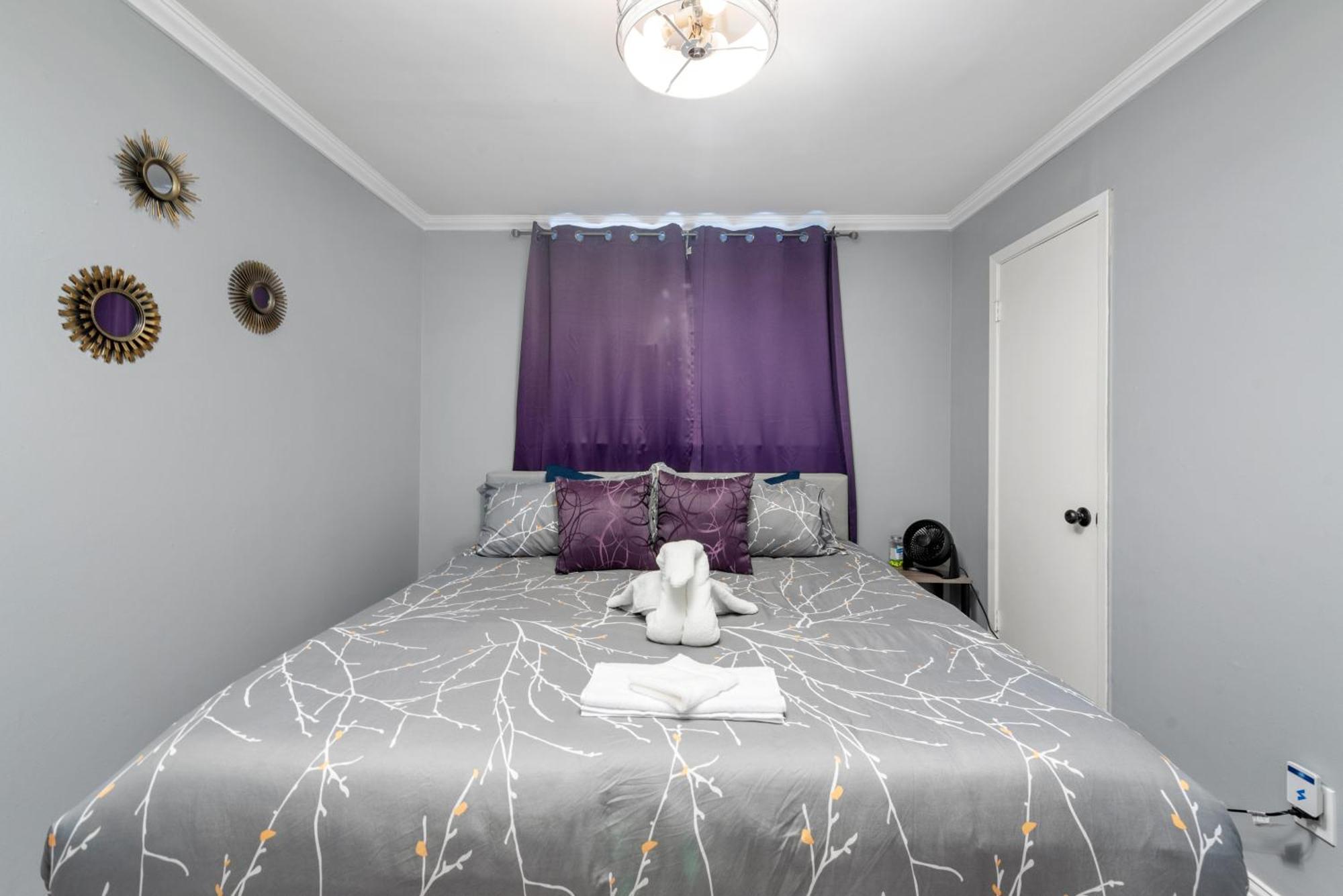 Montrose Modern Gem With Fast Wi-fi & Free Park Apartment