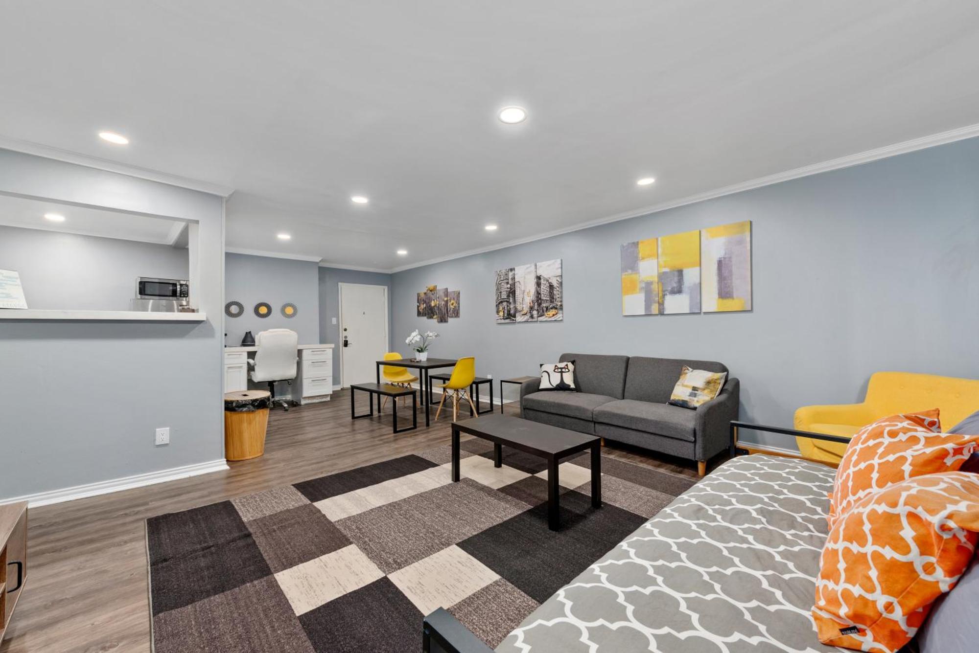 Apartment Montrose Modern Gem With Fast Wi-fi & Free Park